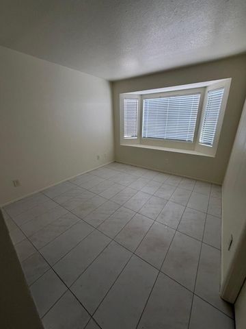 925 S Longmore Apt 101, Mesa, AZ 85202