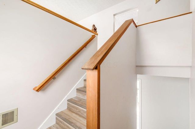 1328 Hilton Drive, Reynoldsburg, OH 43068