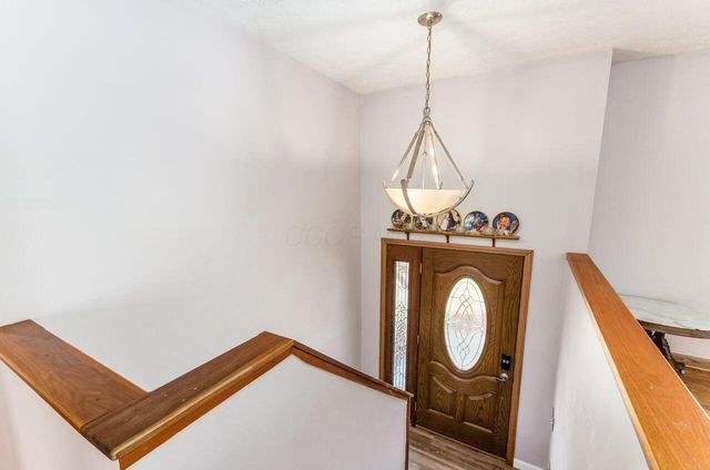 1328 Hilton Drive, Reynoldsburg, OH 43068