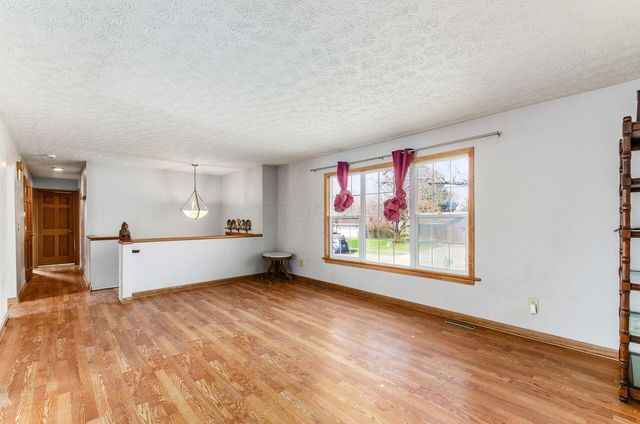 1328 Hilton Drive, Reynoldsburg, OH 43068