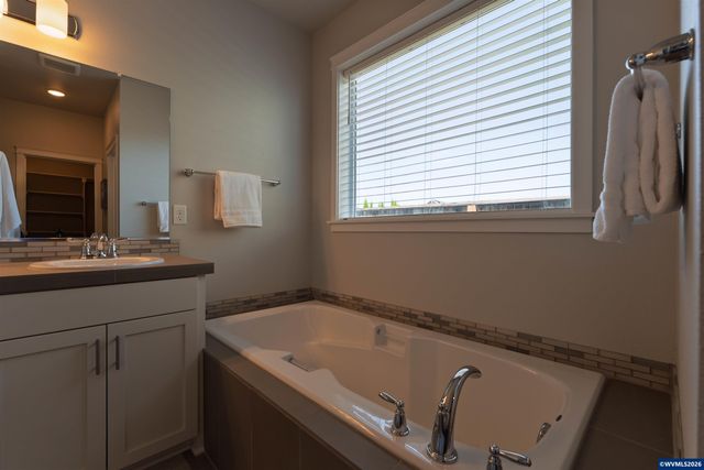 776 Crop Ct NE, Albany, OR 97322