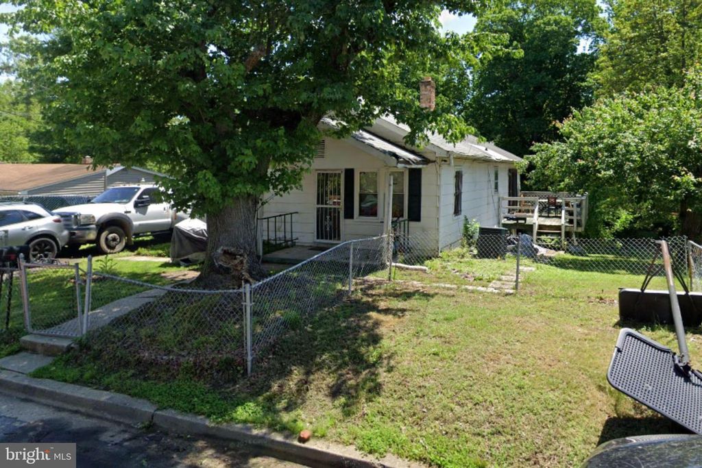 1204 NOVA AVE, Capitol Heights, MD 20743