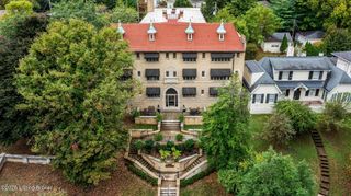 2519 Cherokee Pkwy, APT 2, Louisville, KY 40204