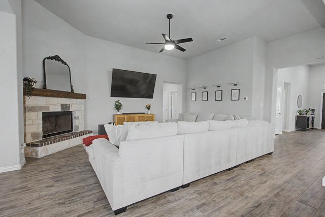 197 Stone Canyon Drive, Rhome, TX 76078