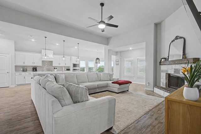 197 Stone Canyon Drive, Rhome, TX 76078