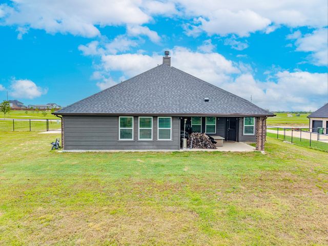 197 Stone Canyon Drive, Rhome, TX 76078