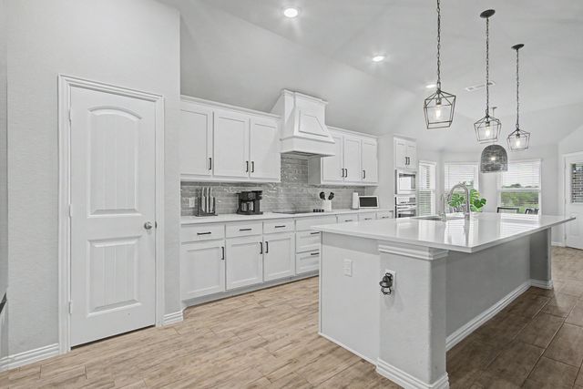 197 Stone Canyon Drive, Rhome, TX 76078