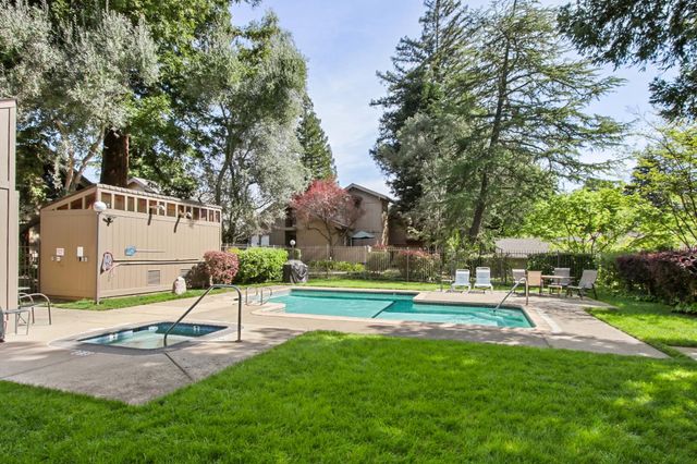 2232 Boyer Dr, Carmichael, CA 95608