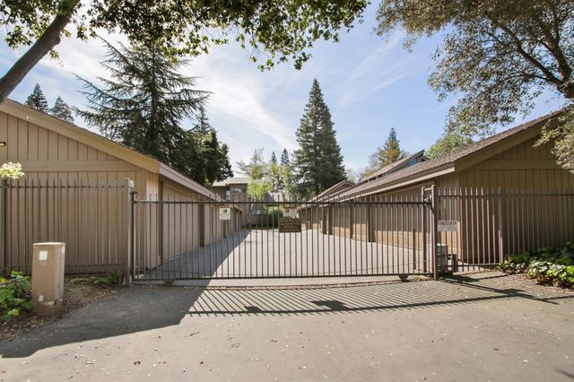 2232 Boyer Dr, Carmichael, CA 95608