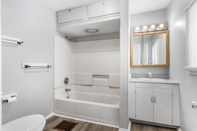 558 N Riley Street, Kendallville, IN 46755