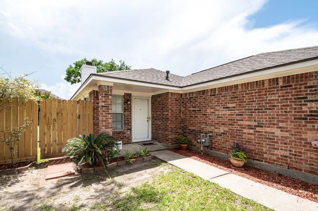 4705 Meadowood Drive, Baytown, TX 77521
