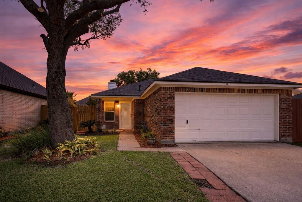 4705 Meadowood Drive, Baytown, TX 77521