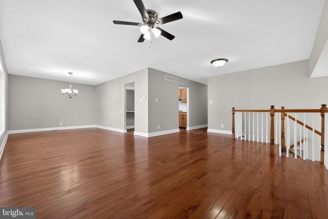 504 WELLFLEET RD, Cinnaminson, NJ 08077