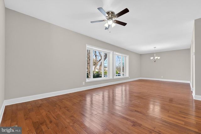 504 WELLFLEET RD, Cinnaminson, NJ 08077