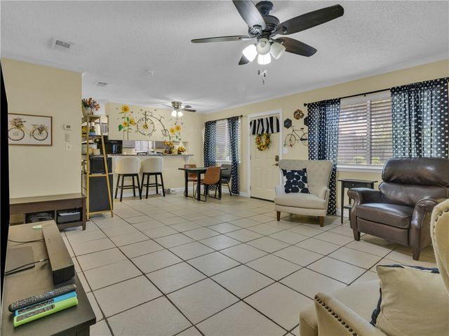 2052 Hidden Lake Ave, Corpus Christi, TX 78412