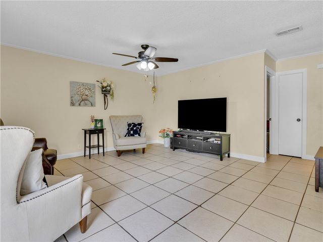 2052 Hidden Lake Ave, Corpus Christi, TX 78412