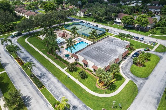 23284 SW 53rd Avenue D, Boca Raton, FL 33433