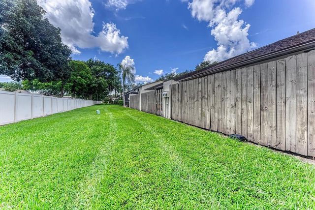 23284 SW 53rd Avenue D, Boca Raton, FL 33433