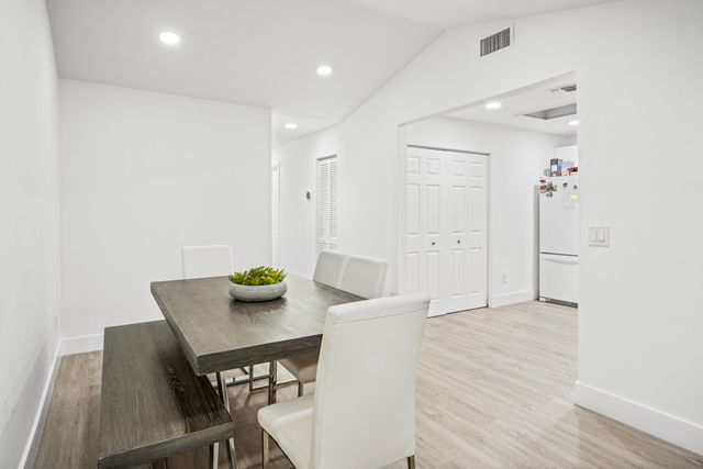 23284 SW 53rd Avenue D, Boca Raton, FL 33433