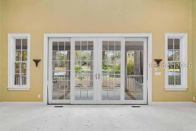 11 Retreat Dr, Bluffton, SC 29910