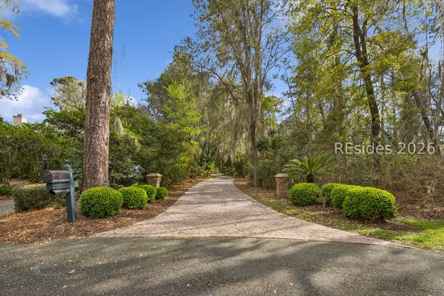 11 Retreat Dr, Bluffton, SC 29910