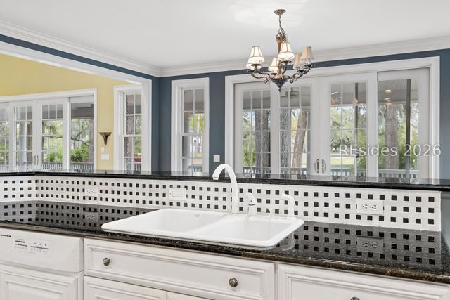 11 Retreat Dr, Bluffton, SC 29910