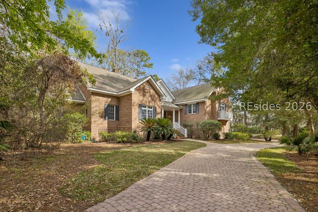 11 Retreat Dr, Bluffton, SC 29910