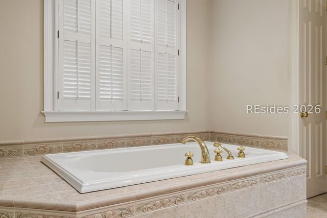 11 Retreat Dr, Bluffton, SC 29910