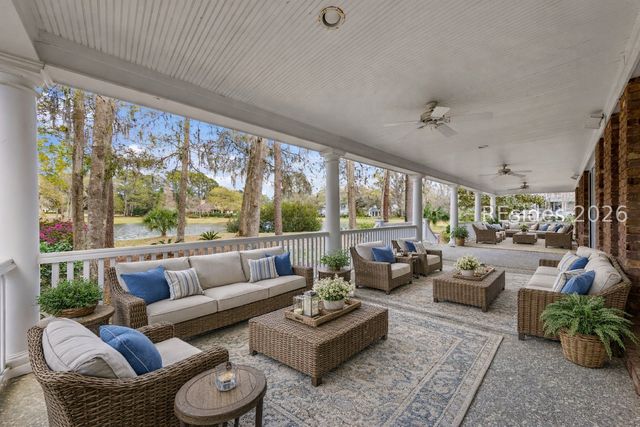 11 Retreat Dr, Bluffton, SC 29910