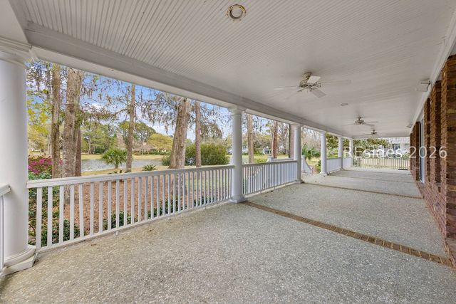 11 Retreat Dr, Bluffton, SC 29910