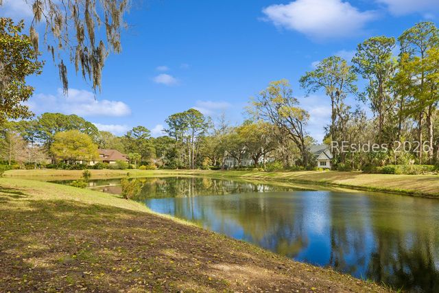 11 Retreat Dr, Bluffton, SC 29910