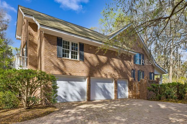 11 Retreat Dr, Bluffton, SC 29910