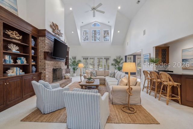 11 Retreat Dr, Bluffton, SC 29910