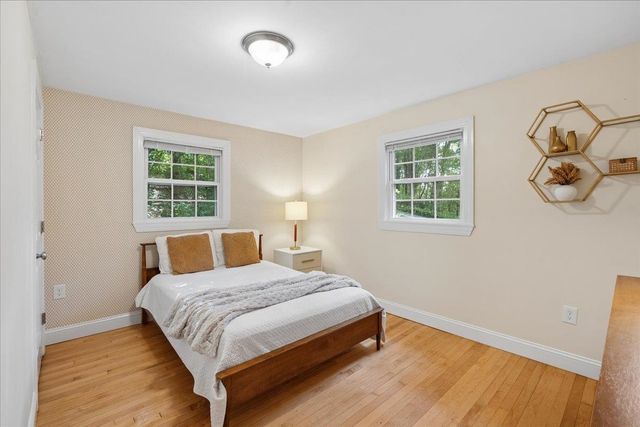 2 Carroll Circle, Derry, NH 03038