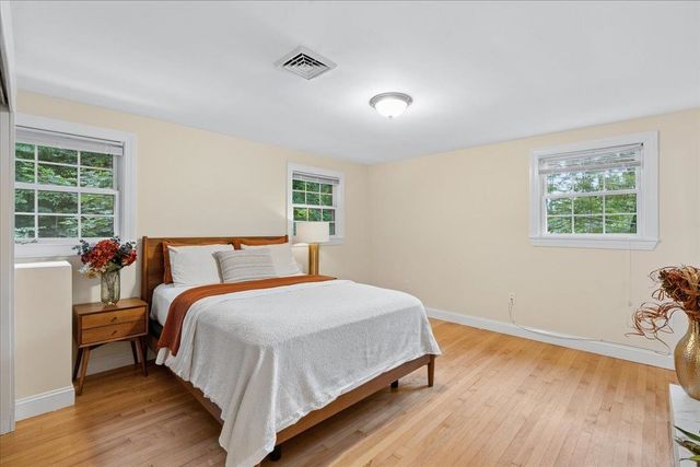 2 Carroll Circle, Derry, NH 03038