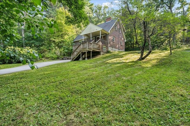 2 Carroll Circle, Derry, NH 03038