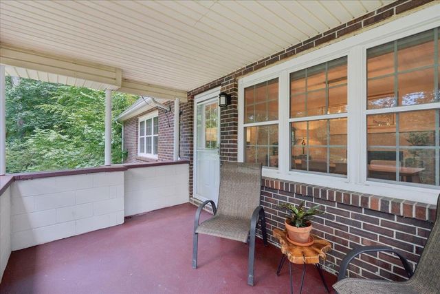 2 Carroll Circle, Derry, NH 03038