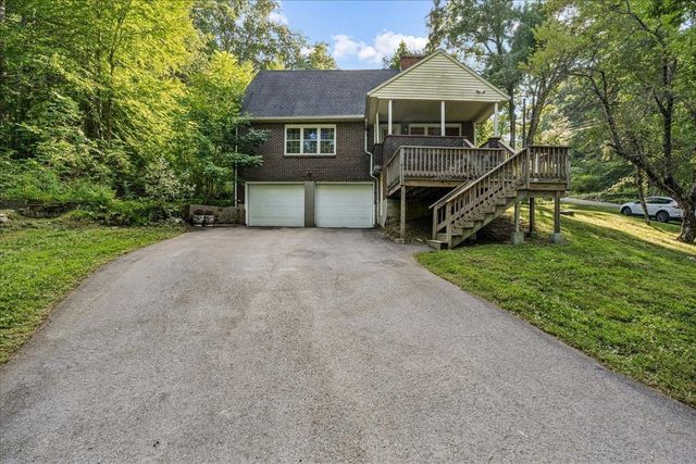 2 Carroll Circle, Derry, NH 03038