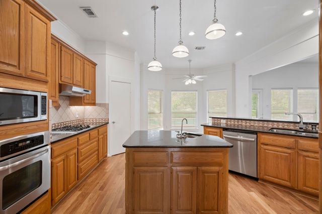 2113 Valley View Drive, Cedar Hill, TX 75104