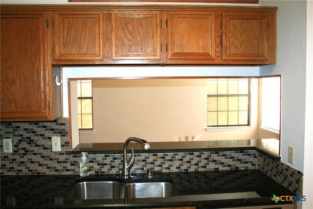 302 Blackfoot Drive, Harker Heights, TX 76548