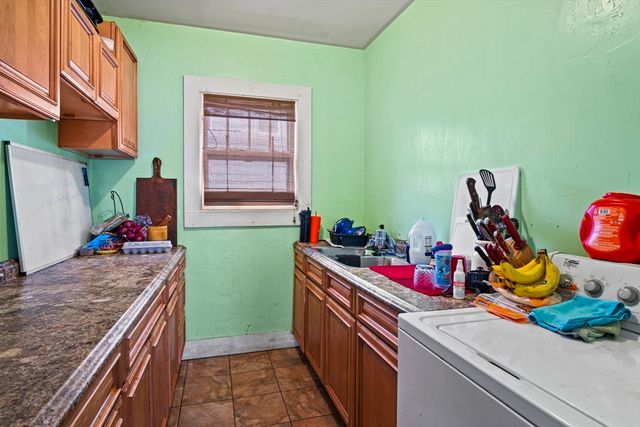 65 Green Avenue, Southbridge, MA 01550