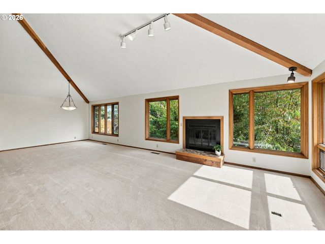 541 SPYGLASS Dr, Eugene, OR 97401