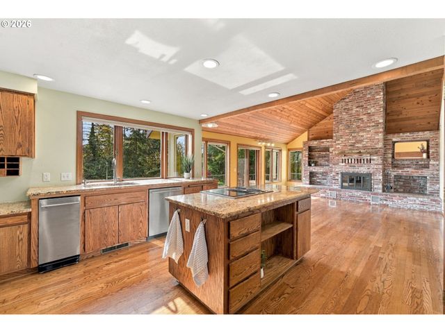 541 SPYGLASS Dr, Eugene, OR 97401