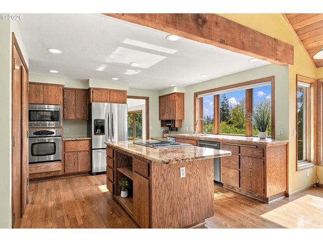 541 SPYGLASS Dr, Eugene, OR 97401