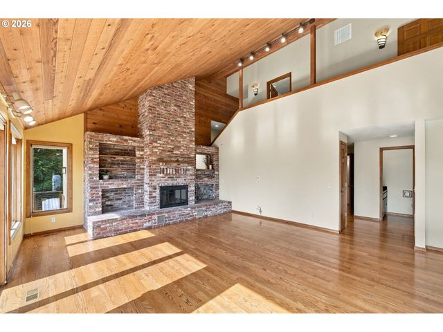 541 SPYGLASS Dr, Eugene, OR 97401