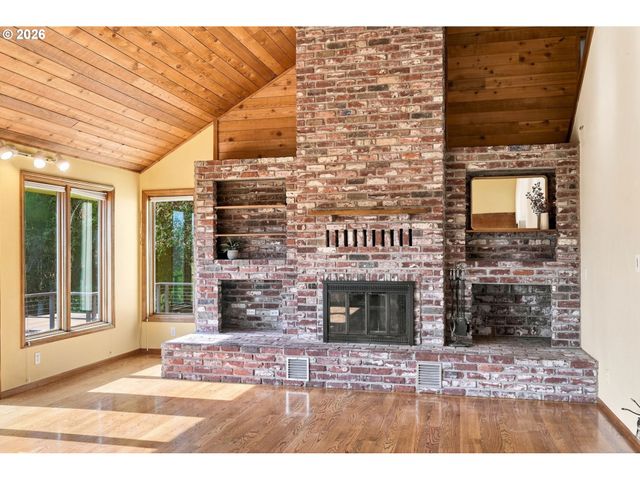 541 SPYGLASS Dr, Eugene, OR 97401