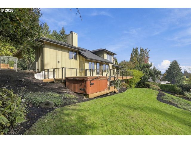 541 SPYGLASS Dr, Eugene, OR 97401