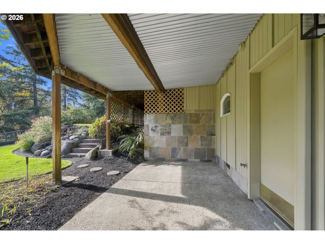 541 SPYGLASS Dr, Eugene, OR 97401