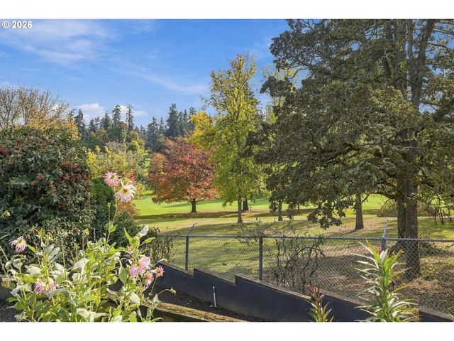 541 SPYGLASS Dr, Eugene, OR 97401