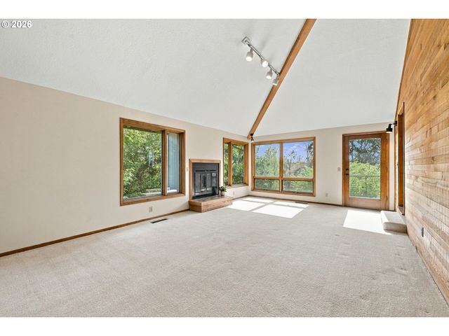 541 SPYGLASS Dr, Eugene, OR 97401